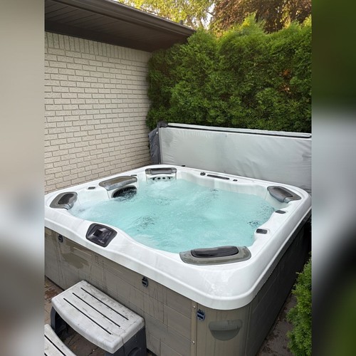 Bullfrog hot tub spa - a6,