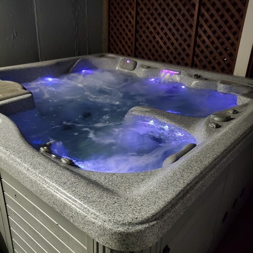 Hot tub bymaster spa works - hot,